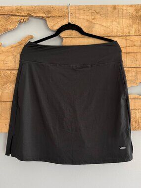 NWT Black Athletic Skirt with Built-In Shorts, Women’s, Size L